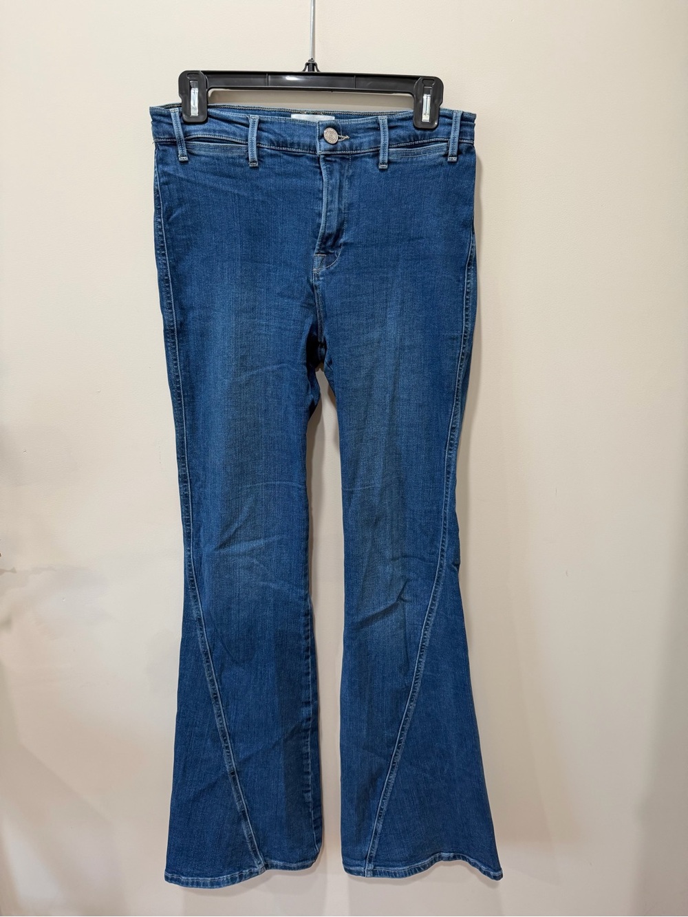 Frame Le High Flare Jeans in Decades Blue
